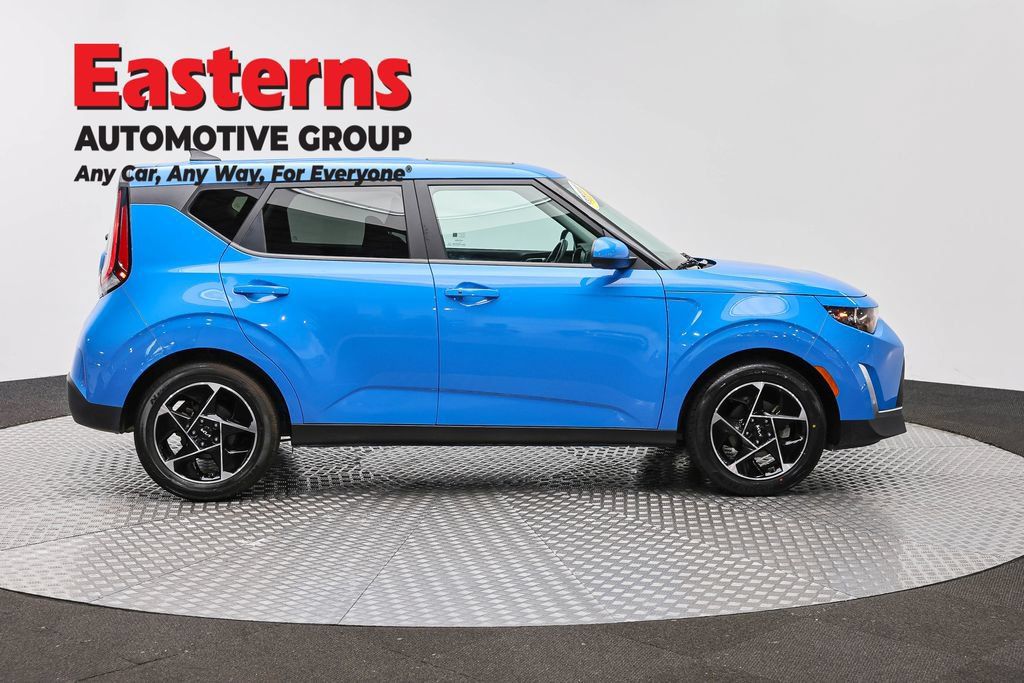 Used 2023 Kia Soul EX FWD image 6