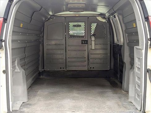 Used 2020 Chevrolet Express 2500 w/ Communications Package image 6