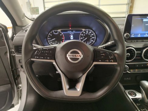 Used 2023 Nissan Sentra SV image 6