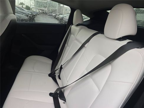 Used 2023 Tesla Model Y Performance AWD/4WD image 13