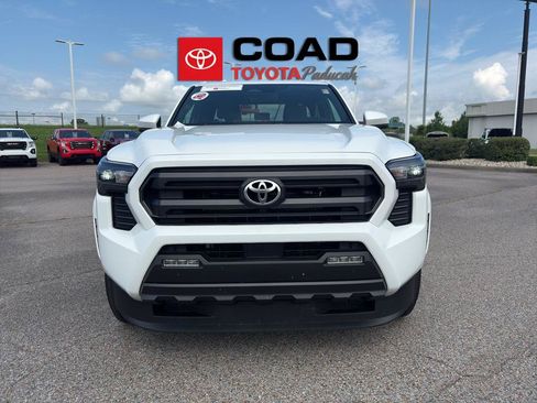 Certified 2025 Toyota Tacoma SR5 AWD/4WD image 7