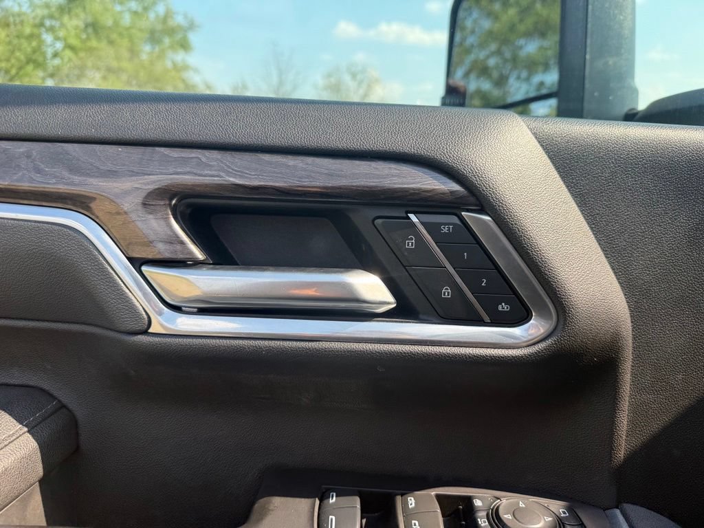 Used 2025 Chevrolet Silverado 2500 LTZ w/ Trail Boss Package AWD/4WD image 24