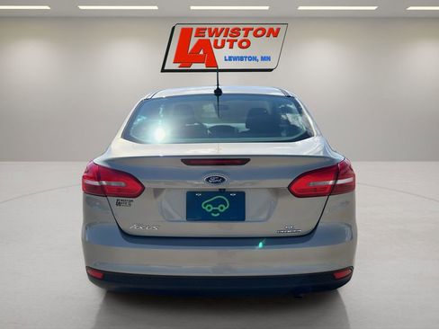 Used 2015 Ford Focus SE w/ SE Cold Weather Package FWD image 12