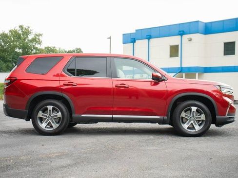 New 2025 Honda Pilot EX-L image 9