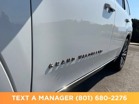 Used 2023 Jeep Grand Wagoneer Series III AWD/4WD image 11
