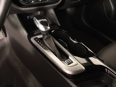 Used 2025 Buick Envista Sport Touring w/ Convenience I Package FWD image 8