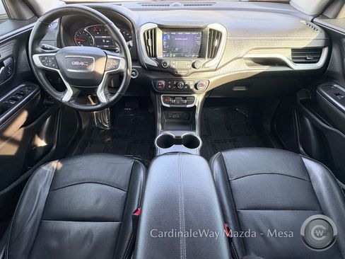 Used 2024 GMC Terrain SLT image 25