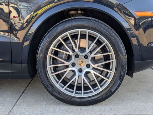 Certified 2023 Porsche Cayenne Coupe image 29