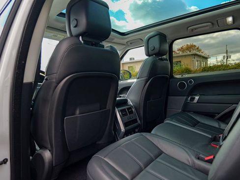 Used 2022 Land Rover Range Rover Sport SE image 25