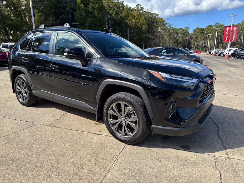 Certified 2025 Toyota RAV4 XLE Premium AWD/4WD image 9