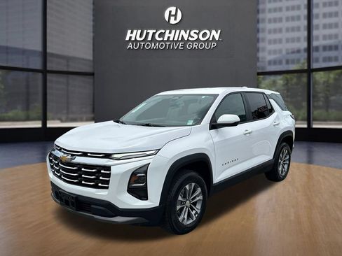 Used 2025 Chevrolet Equinox LT AWD/4WD image 3