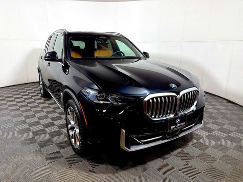 Certified 2024 BMW X5 xDrive40i w/ Premium Package AWD/4WD image 2