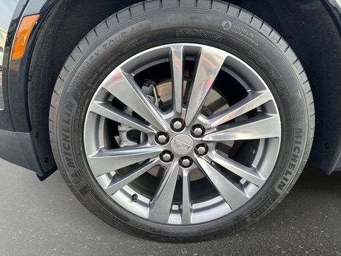 Certified 2024 Cadillac XT5 Premium Luxury FWD image 9