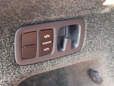 Used 2017 Bentley Bentayga image 68