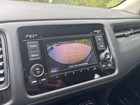 Used 2022 Honda HR-V LX image 38