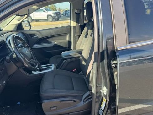 Used 2017 Chevrolet Colorado LT w/ LT Convenience Package image 16