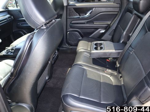 Used 2022 Lincoln Corsair AWD w/ Premium Package image 18