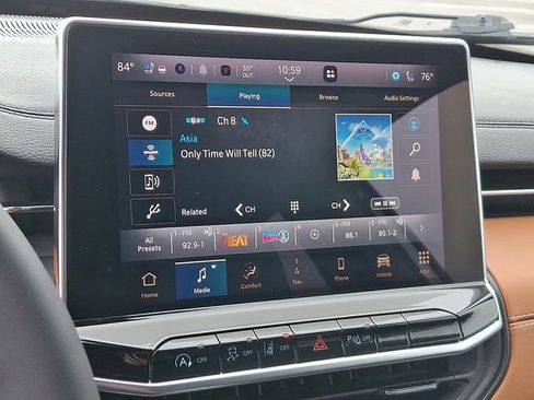 Used 2024 Jeep Compass Limited w/ Elite Group image 16