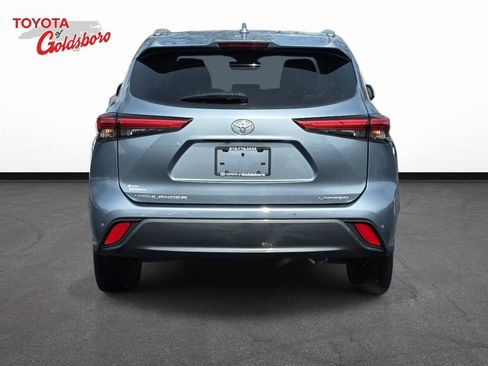 Used 2020 Toyota Highlander Limited image 6