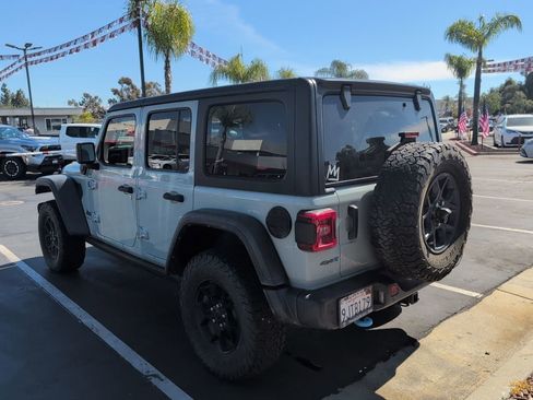 Used 2024 Jeep Wrangler Unlimited image 5