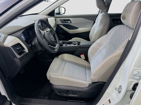 Used 2023 Nissan Rogue SV image 13