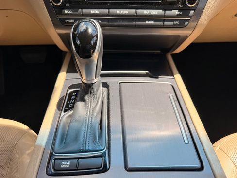 Used 2016 Hyundai Genesis 3.8 RWD image 23