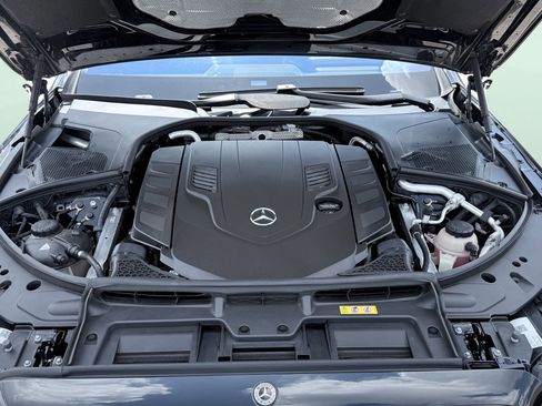 Used 2022 Mercedes-Benz S 580 4MATIC Sedan w/ AMG Line Package image 15
