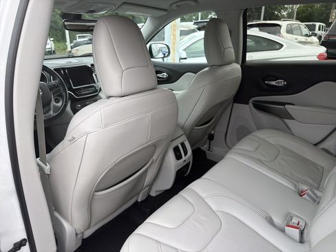 Used 2020 Jeep Cherokee Limited AWD/4WD image 12