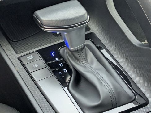 Certified 2025 Hyundai Elantra Sport image 18