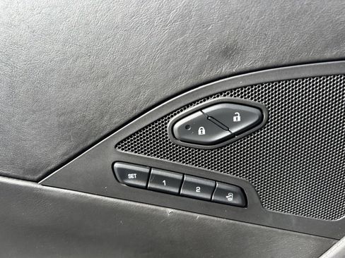 Used 2014 Chevrolet Corvette Z51 w/ 3LT Preferred Equipment Group image 47