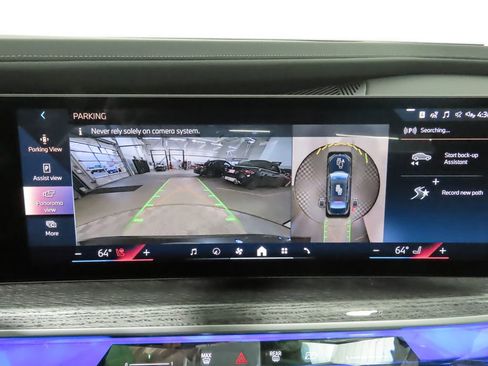 Used 2025 BMW i7 eDrive50 w/ Executive Package image 19