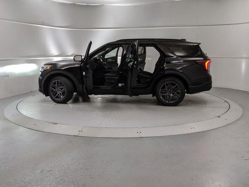 New 2025 Ford Explorer ST-Line w/ Premium Package image 11