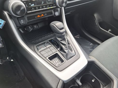 Used 2023 Toyota RAV4 LE AWD/4WD image 20