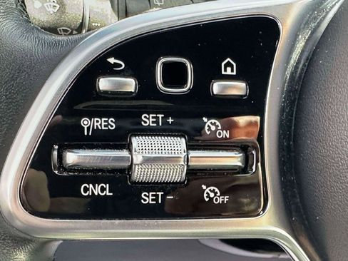 Certified 2022 Mercedes-Benz GLC 300 4MATIC image 19