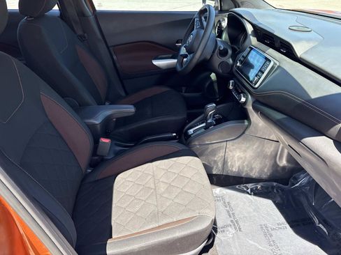Used 2019 Nissan Kicks SR FWD image 33