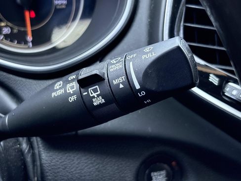 Used 2019 Jeep Cherokee Overland FWD image 21