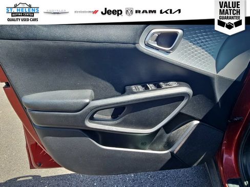 Used 2020 Kia Soul LX FWD image 24