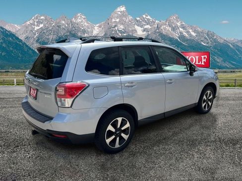 Used 2017 Subaru Forester 2.5i Limited AWD/4WD image 5