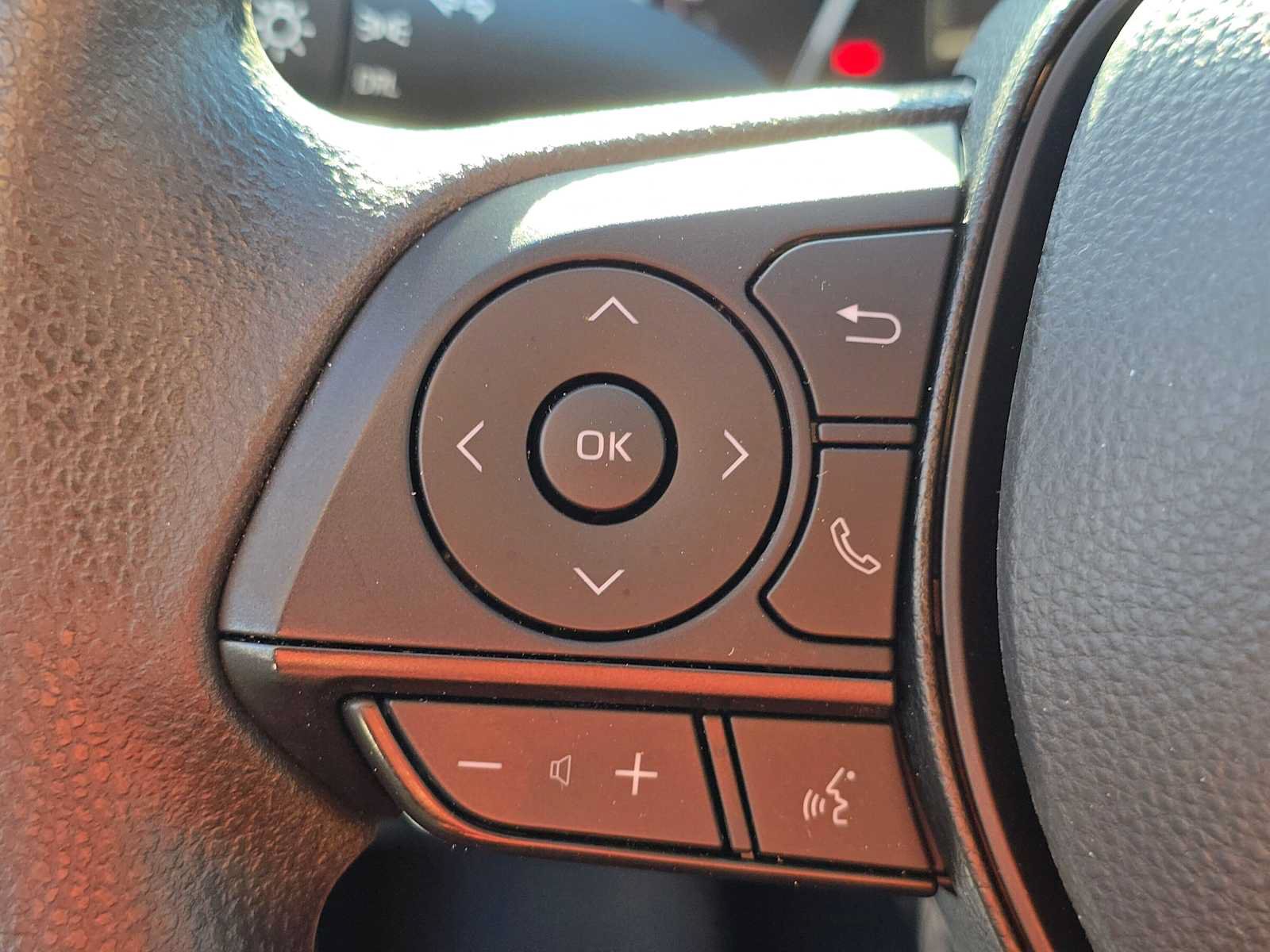 Certified 2025 Toyota RAV4 LE AWD/4WD image 28