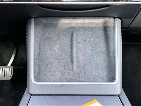 Used 2026 Tesla Model Y AWD image 17