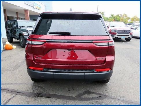 New 2025 Jeep Grand Cherokee Limited w/ Black Appearance Package image 7