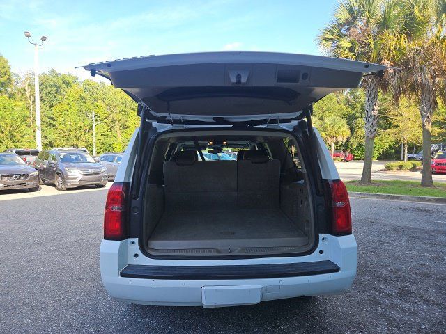 Used 2017 Chevrolet Suburban LT w/ Luxury Package RWD image 5