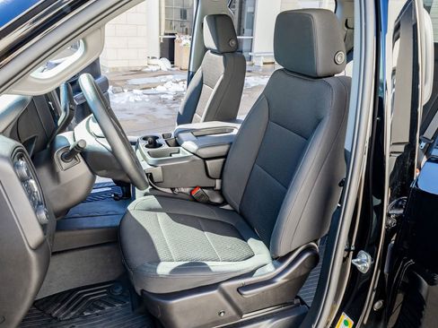 Used 2022 Chevrolet Silverado 1500 Custom Trail Boss w/ Midnight Edition image 29