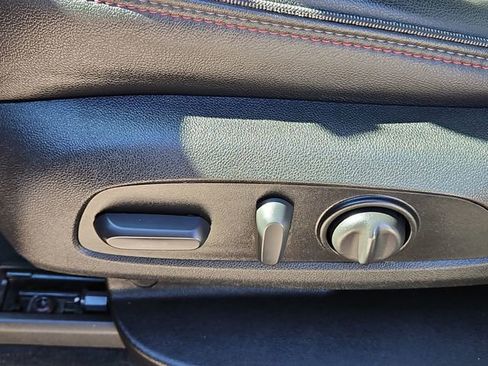 Certified 2023 Chevrolet Traverse RS image 35