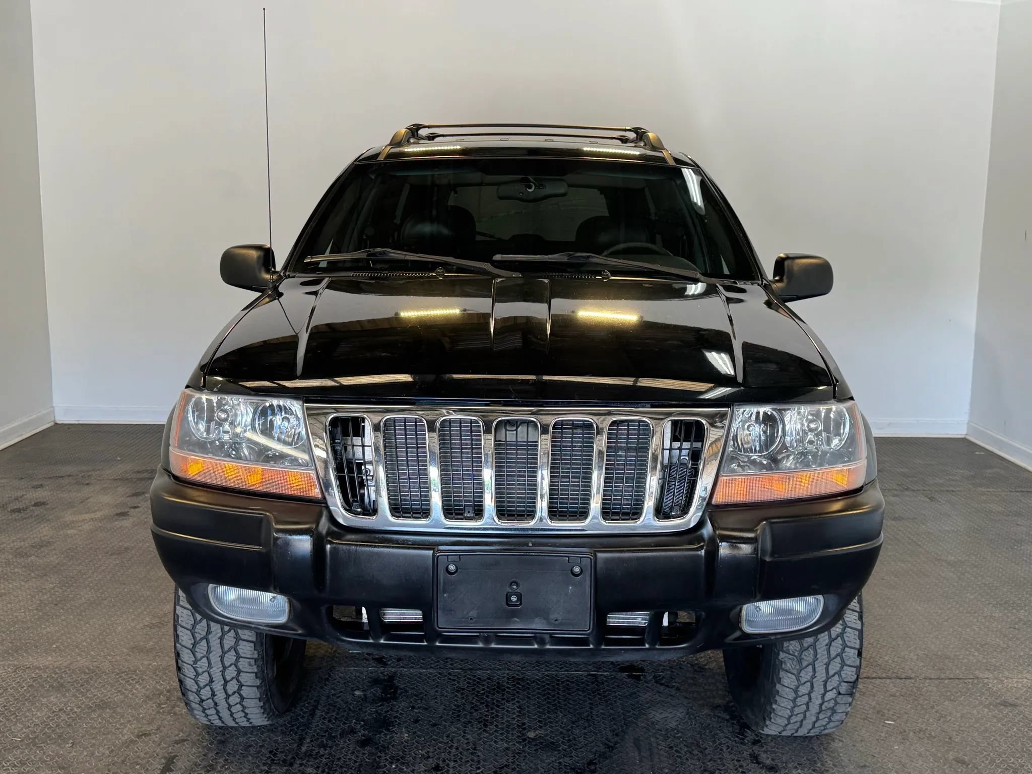 Used 2000 Jeep Grand Cherokee Laredo AWD/4WD image 2