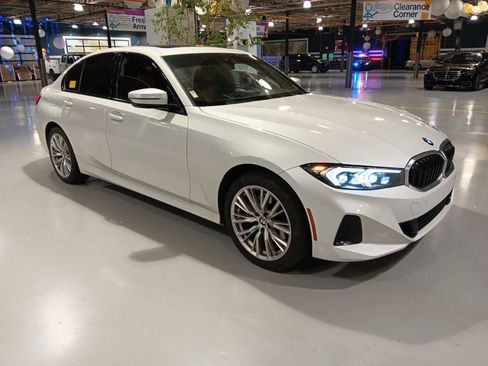 Used 2023 BMW 330i xDrive Sedan w/ Premium Package AWD/4WD image 4