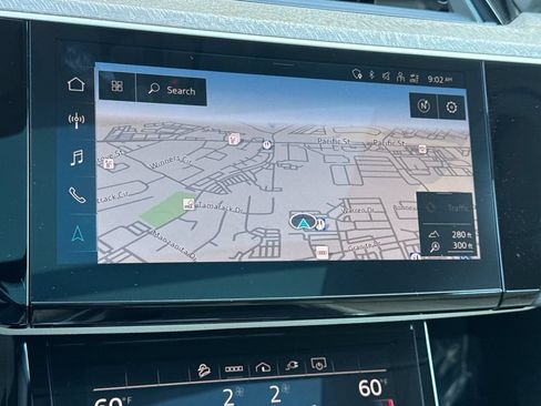 Used 2024 Audi Q8 e-tron Premium Plus w/ Premium Plus Package AWD/4WD image 27