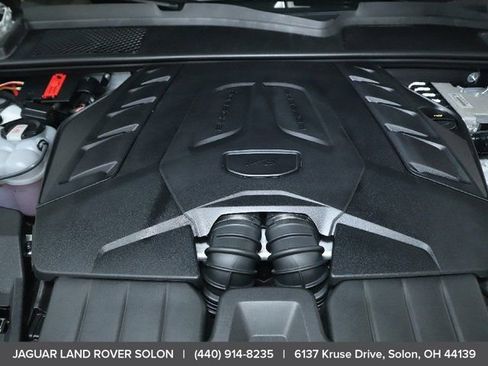 Used 2025 Porsche Cayenne GTS AWD/4WD image 40