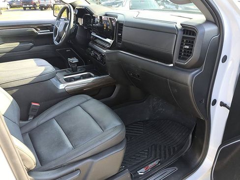 Certified 2025 Chevrolet Silverado 1500 RST w/ Dark Appearance Package AWD/4WD image 36