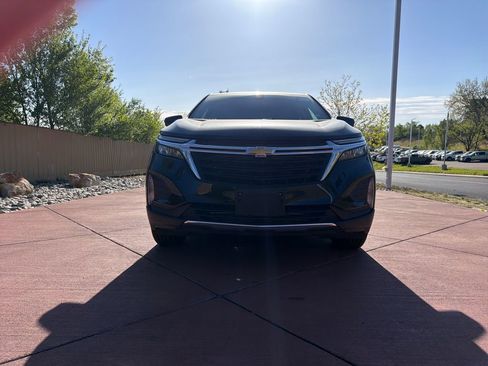 Used 2024 Chevrolet Equinox LT AWD/4WD image 2
